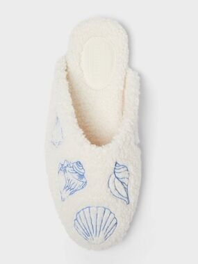 Seashell Slippers Ivory Nana Mule Faux Fur Fuzzy Slides Coastal Cozy Size 7 NWT